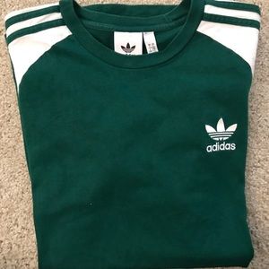 Green athletic striped t-shirt